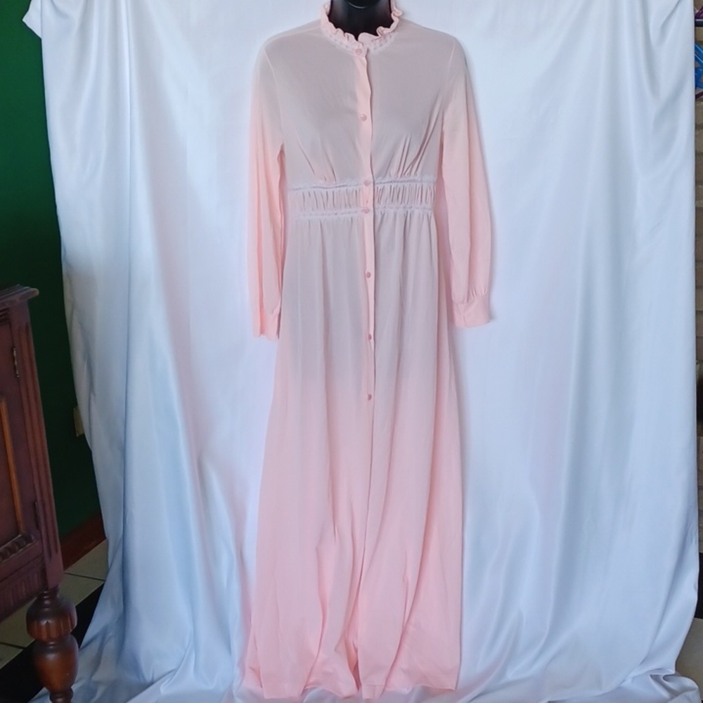 Formfit Rogers Beautiful Pink full length Robe size Small,  nylon